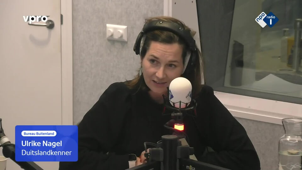 Ulrike Nagel vertelt in de radiostudio NPO1 bij Sophie Derkzen over Thomas Gottschalk.