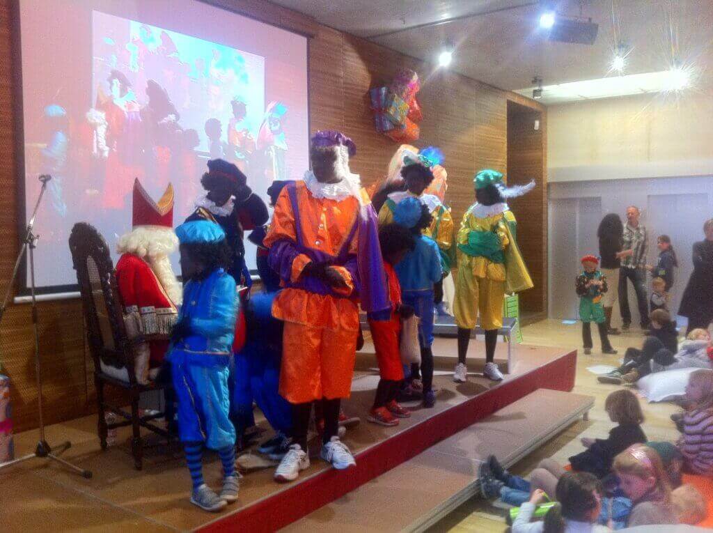 Sinterklaas bij de Nederlandse Ambassade in Berlijn