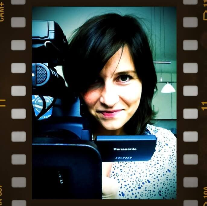 Ulrike Nagel mit Kamera