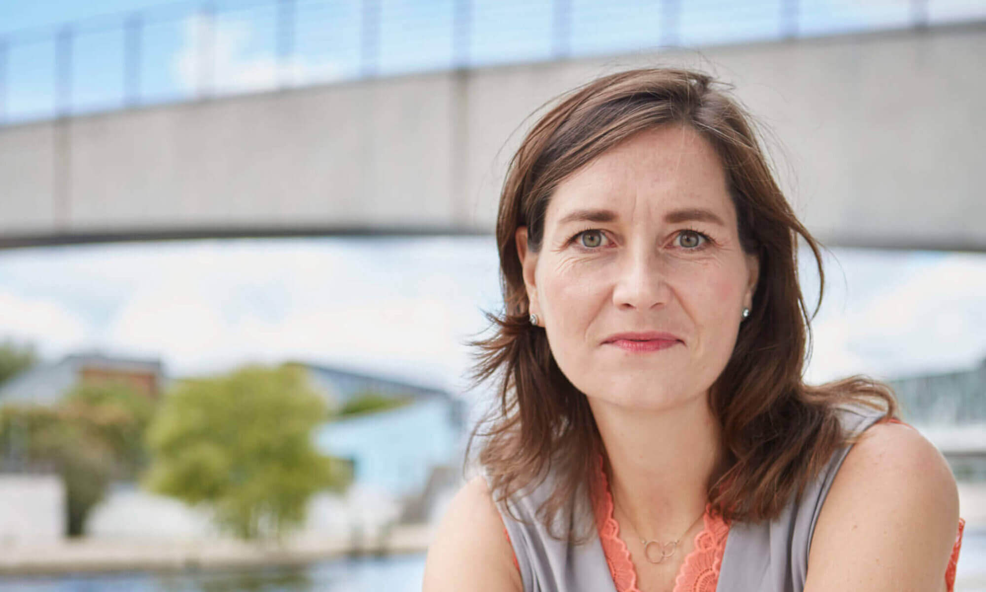 Ulrike Nagel in Berlin am Reichstagufer, Juli 2020