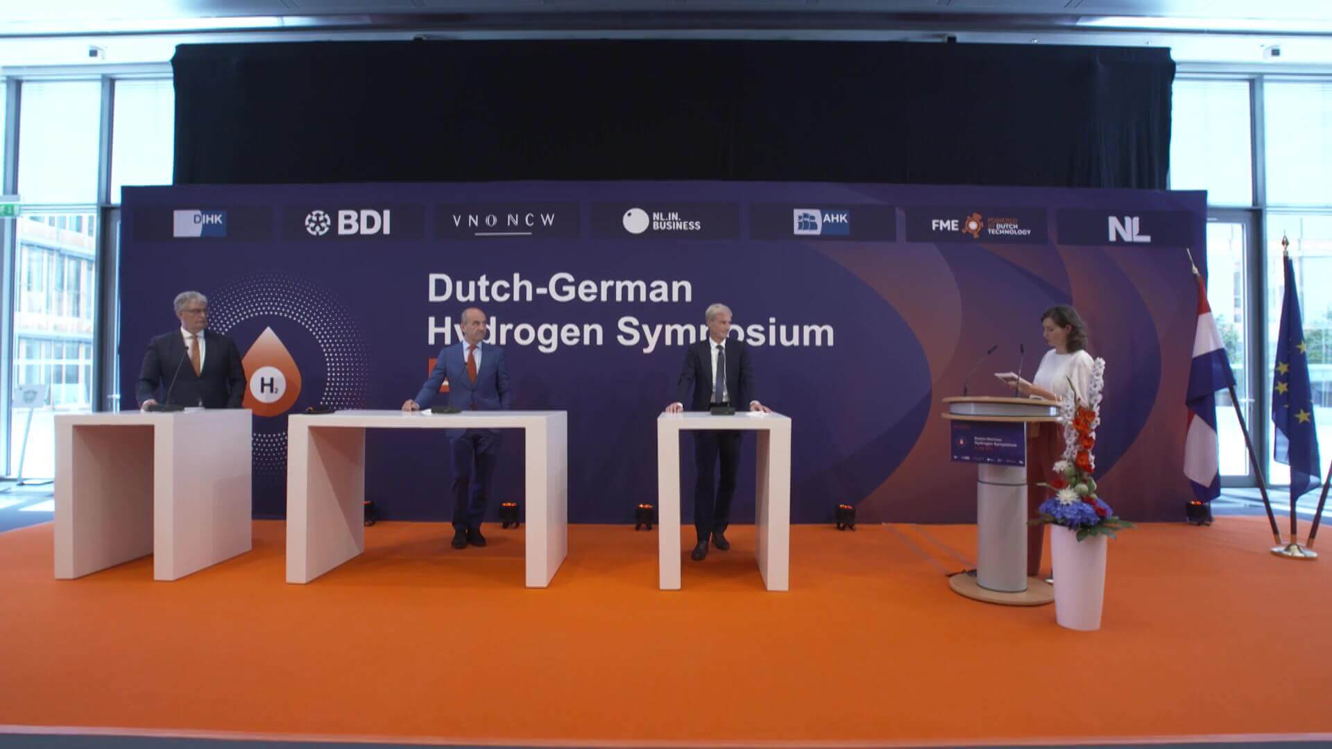 Ulrike Nagel is dagvoorzitter van het Duits-Nederlandse Waterstof-Symposium in Berlijn op 06-07-2021.