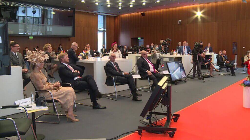 Koning Willem-Alexander en Koningin Máxima bij het Duits-Nederlandse Waterstof-Symposium in Berlijn op 06-07-2021.