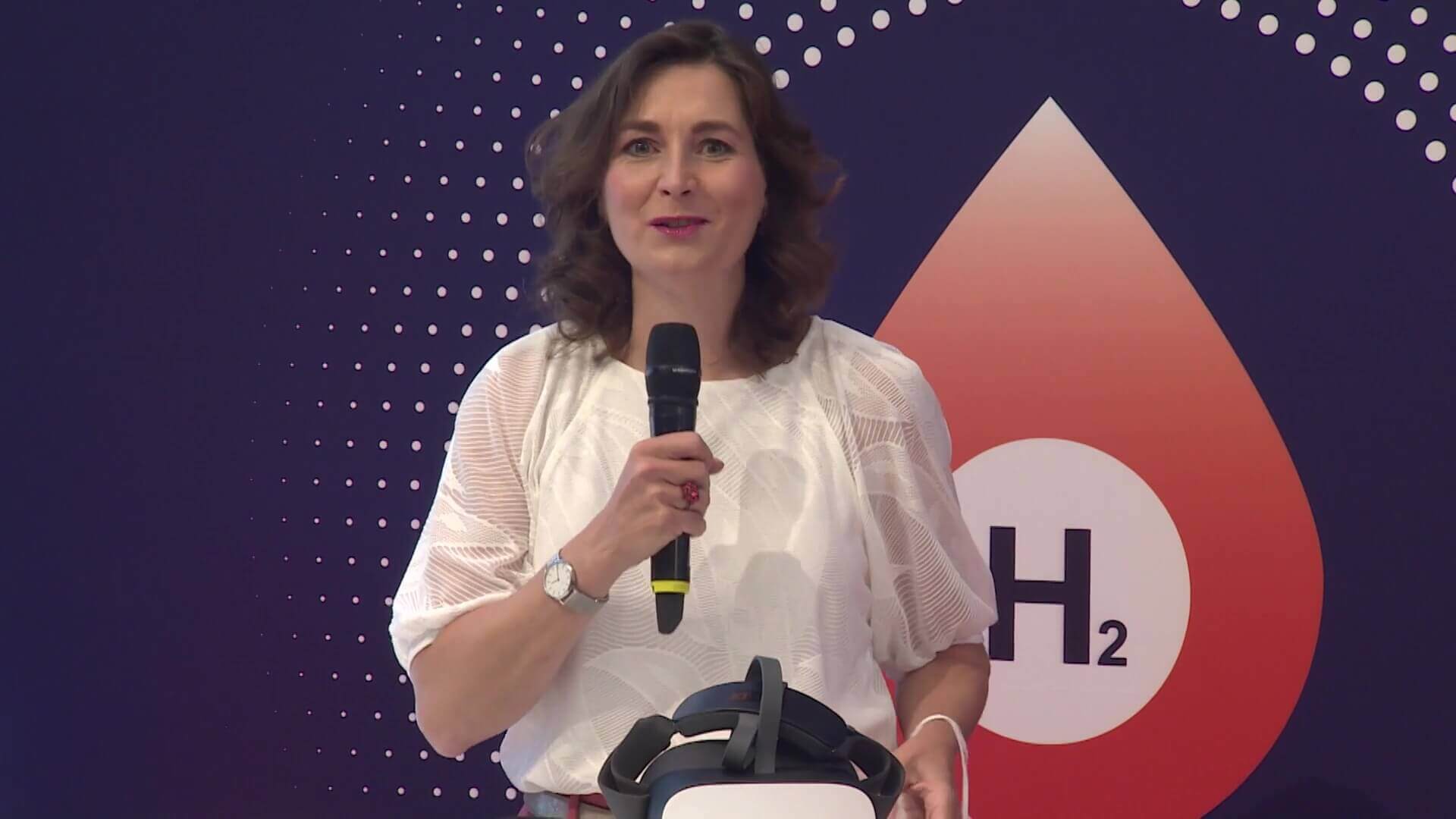 Ulrike Nagel is dagvoorzitter van het Duits-Nederlandse Waterstof-Symposium in Berlijn op 06-07-2021.