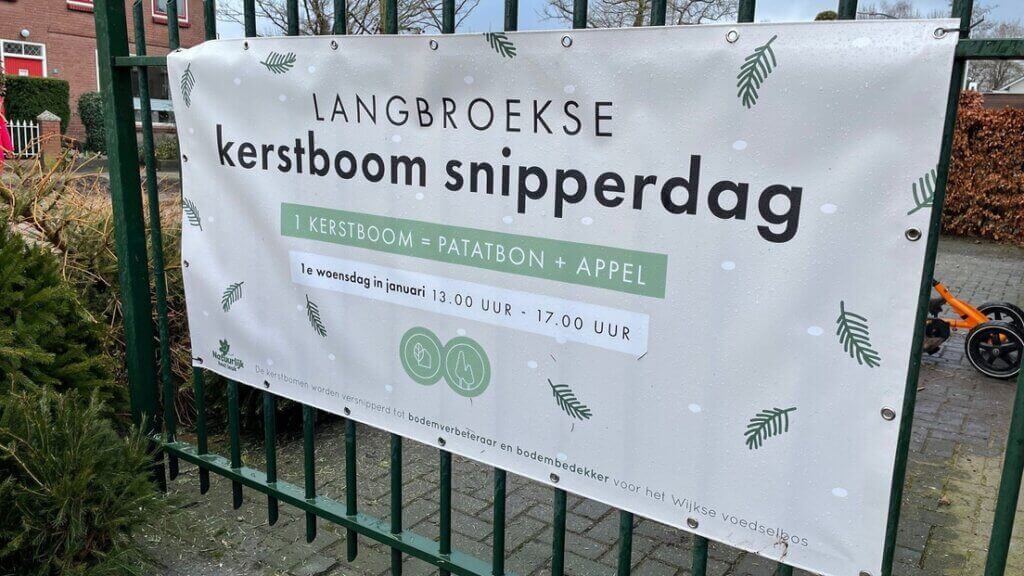 Item Ulrike Nagel over de kerstboom snipperdag in Langbroek