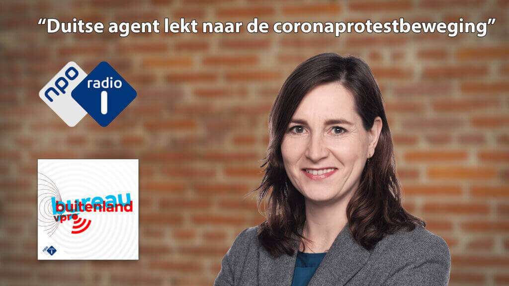 Een opmerkelijk onderzoek naar een Duitse agent vanwege lekken naar de coronaprotestbeweging. Daarover journalist Ulrike Nagel.