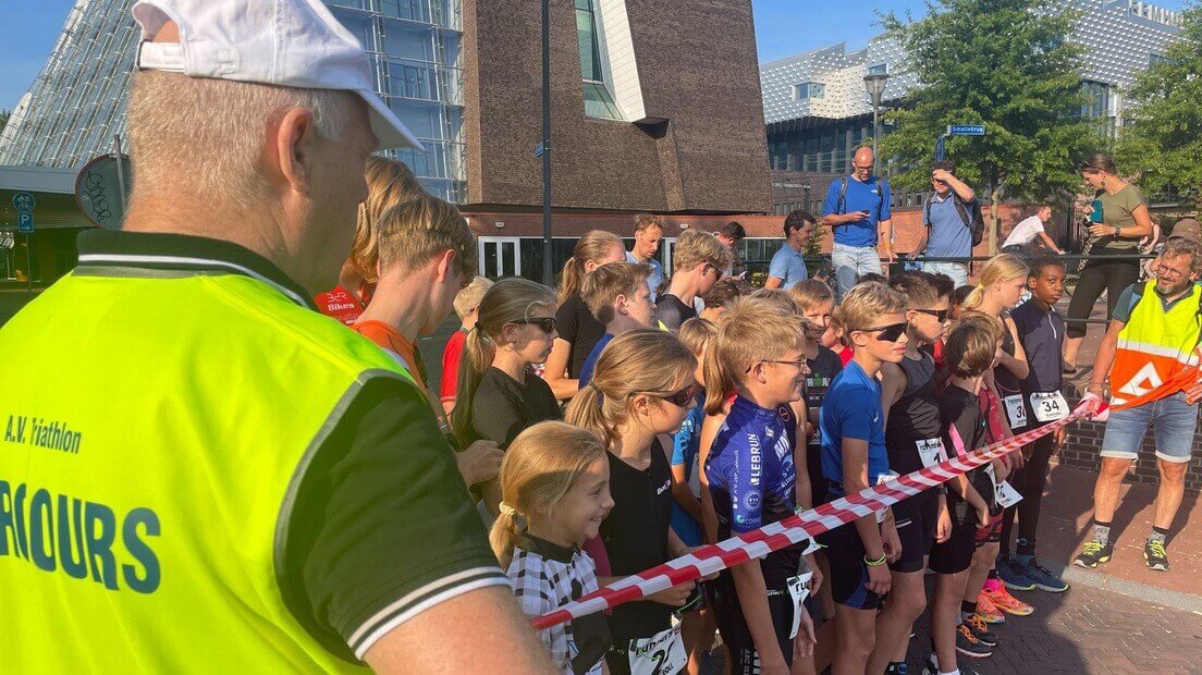 Start van de Keistad Triathlon 2022 (foto: Ulrike Nagel)