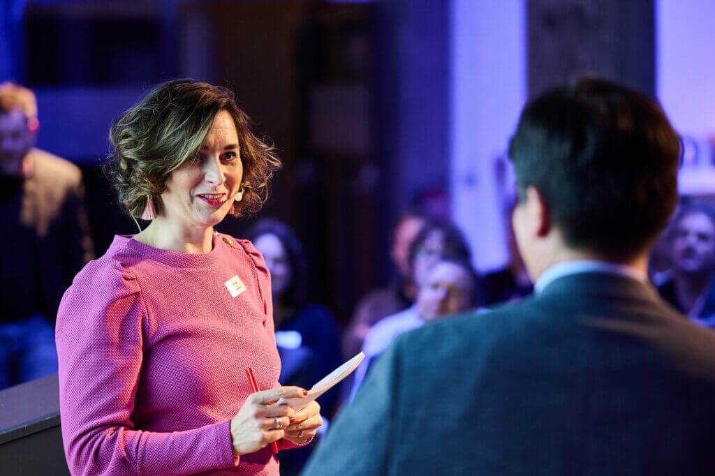 Ulrike Nagel als dagvoorzitter van Smart Boost Industry in Zutphen.