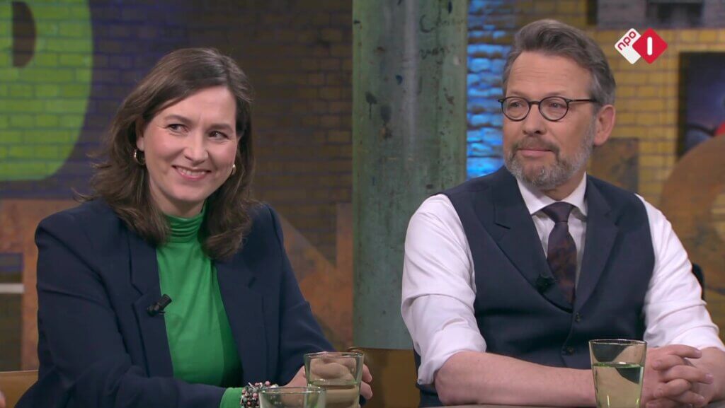 Ulrike Nagel aan tafel in Buitenhof in gesprek met Otto Fricke en Hubert Smeets.