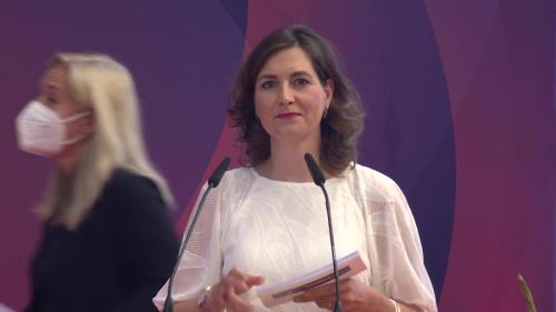Ulrike Nagel is dagvoorzitter van het Duits-Nederlandse Waterstof-Symposium in Berlijn op 06-07-2021.